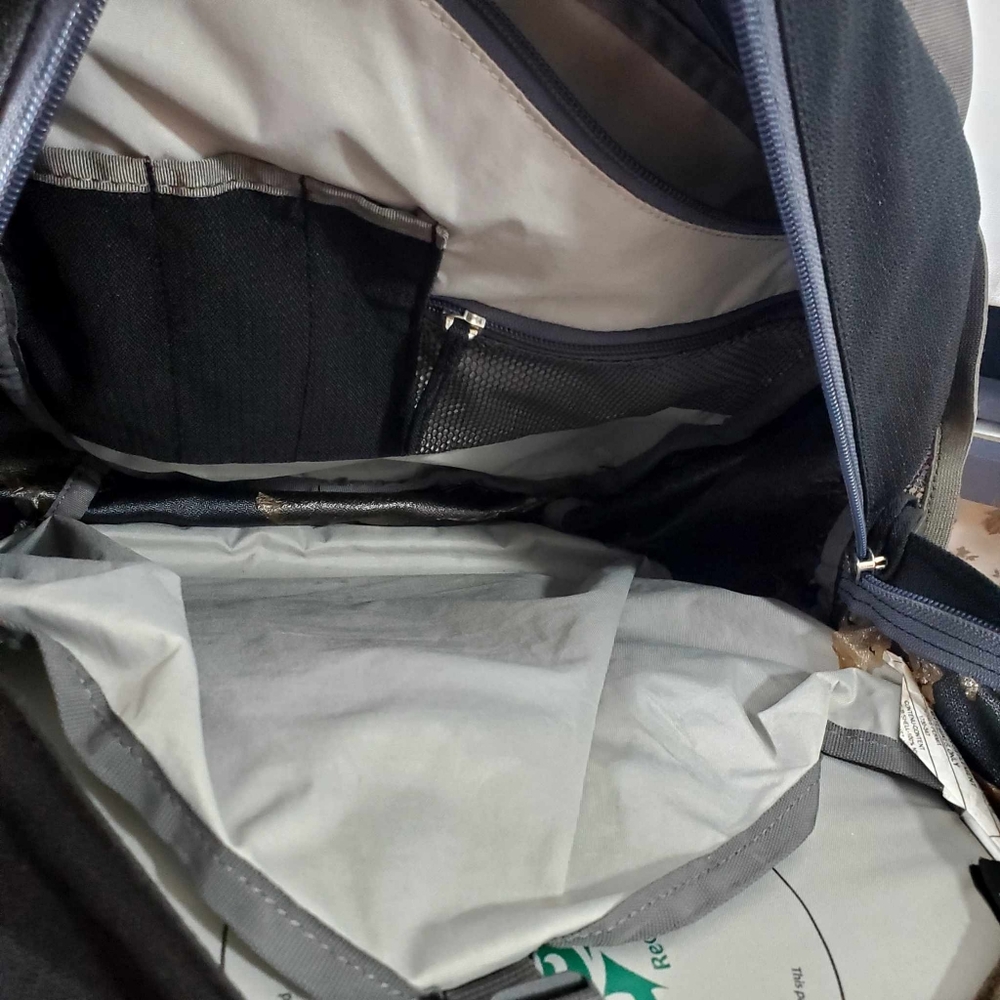OSPREY black and gray Daypack Backpack - Picture 9 of 14